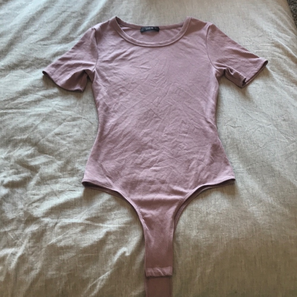 Mauve body suit with short sleeves